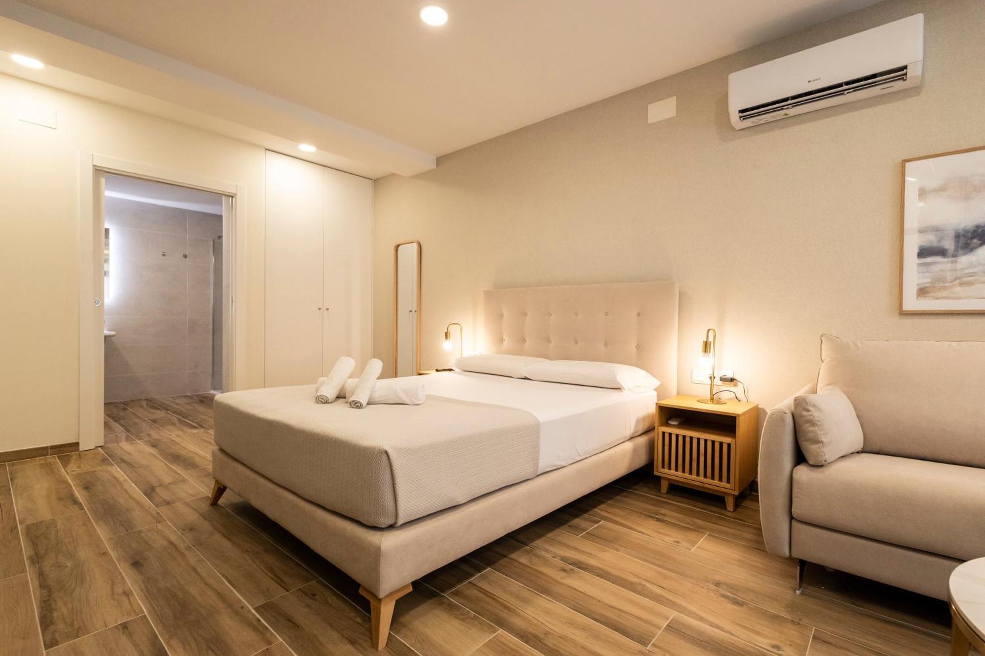 Cortes Suites By Concept Flats Valencia Luaran gambar