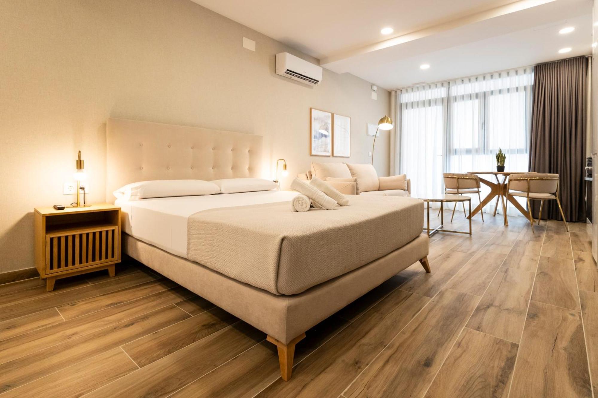 Cortes Suites By Concept Flats Valencia Luaran gambar