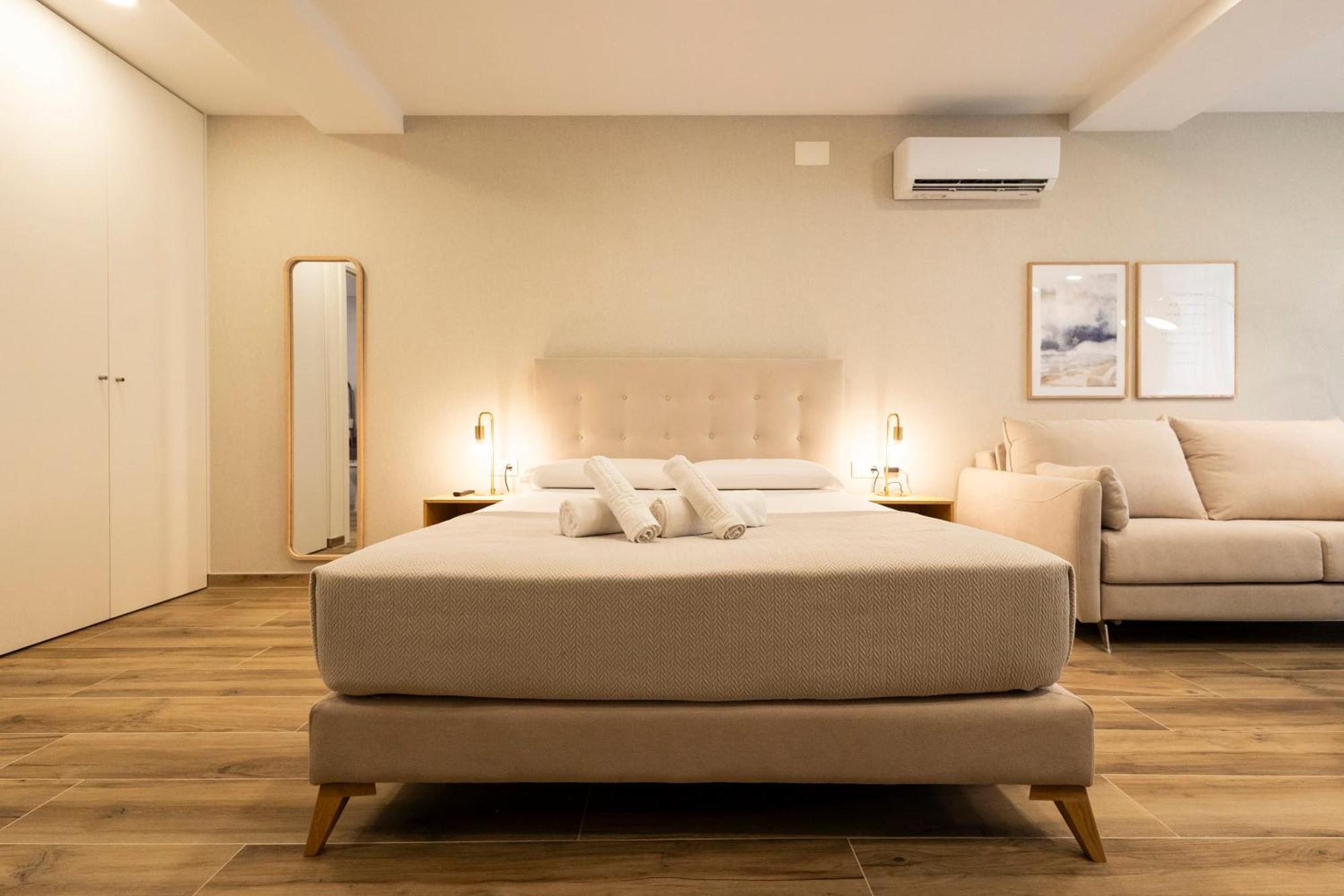 Cortes Suites By Concept Flats Valencia Luaran gambar